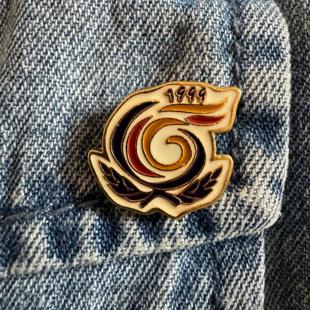 5/$15 1999 Collectible Enamel Pin